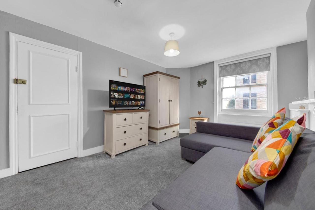 Number 27 Guesthouse Londen Buitenkant foto