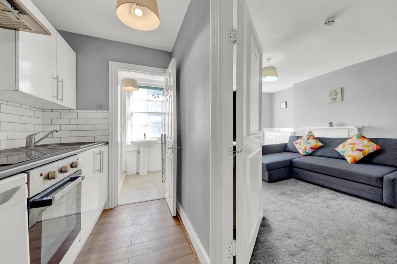 Number 27 Guesthouse Londen Buitenkant foto