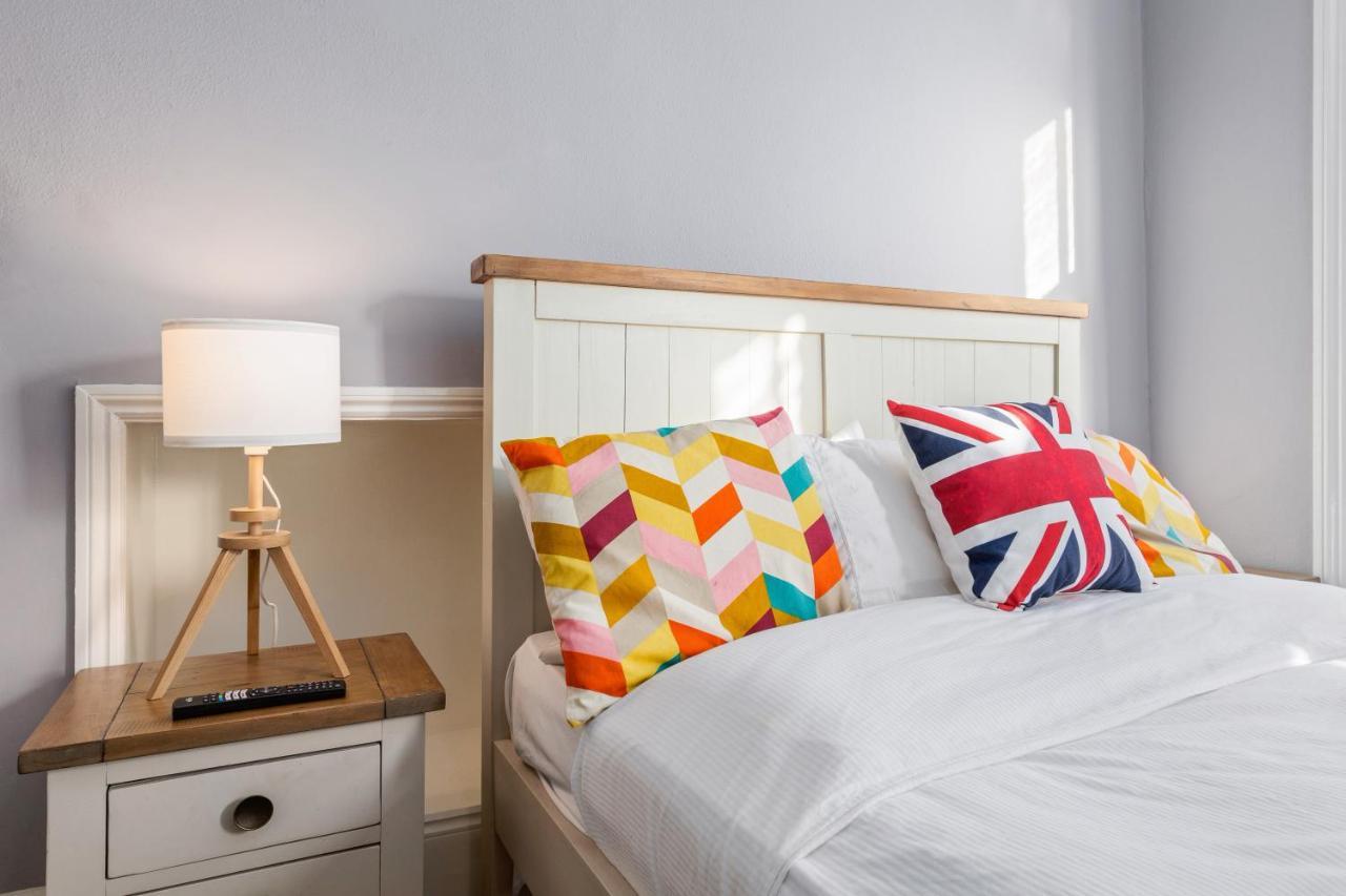 Number 27 Guesthouse Londen Buitenkant foto