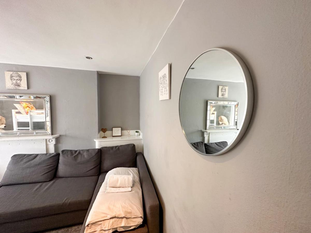 Number 27 Guesthouse Londen Buitenkant foto