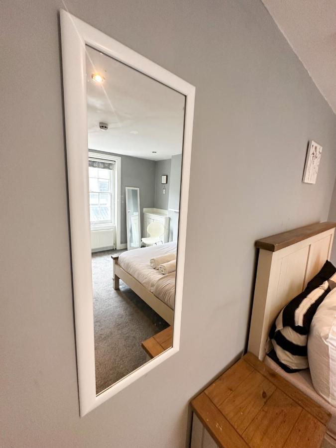 Number 27 Guesthouse Londen Buitenkant foto