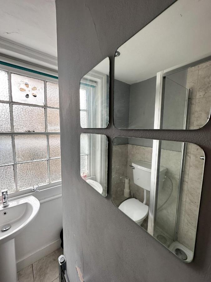 Number 27 Guesthouse Londen Buitenkant foto