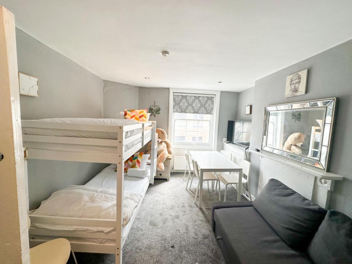 Number 27 Guesthouse Londen Buitenkant foto