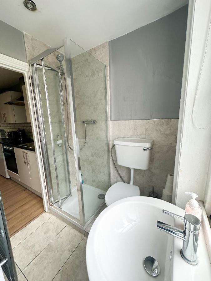 Number 27 Guesthouse Londen Buitenkant foto